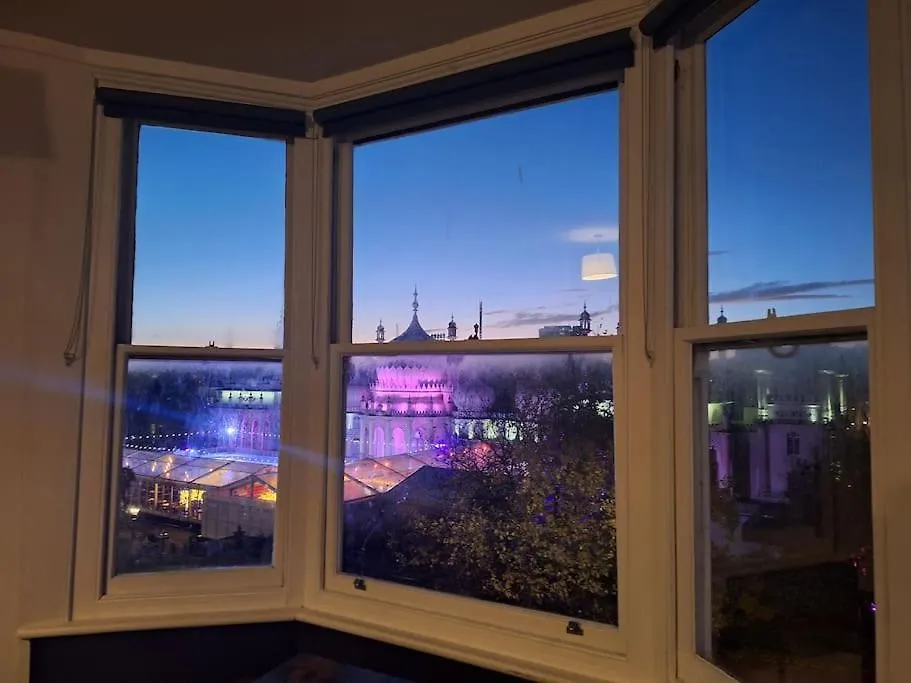 Apartment Large Apartment, Free Parking, Sleeps 10, For Contractors, Families Overlooking Royal Pavilion Brighton