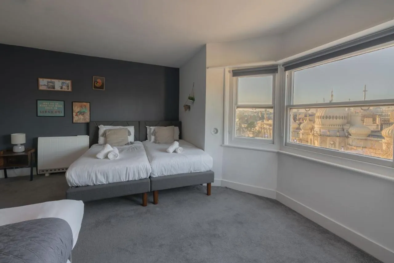 Large Apartment, Free Parking, Sleeps 10, For Contractors, Families Overlooking Royal Pavilion Brighton United Kingdom