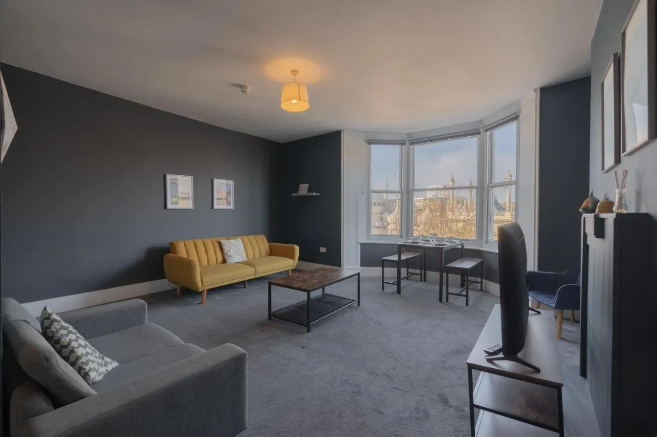 Apartment Large Apartment, Free Parking, Sleeps 10, For Contractors, Families Overlooking Royal Pavilion Brighton