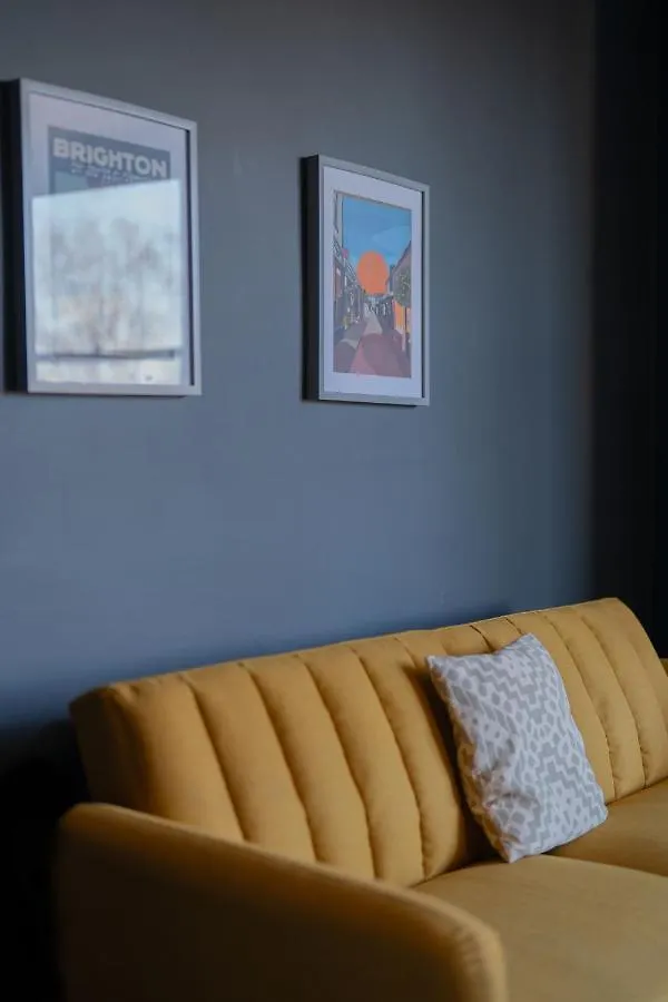 Large Apartment, Free Parking, Sleeps 10, For Contractors, Families Overlooking Royal Pavilion Brighton 0*,