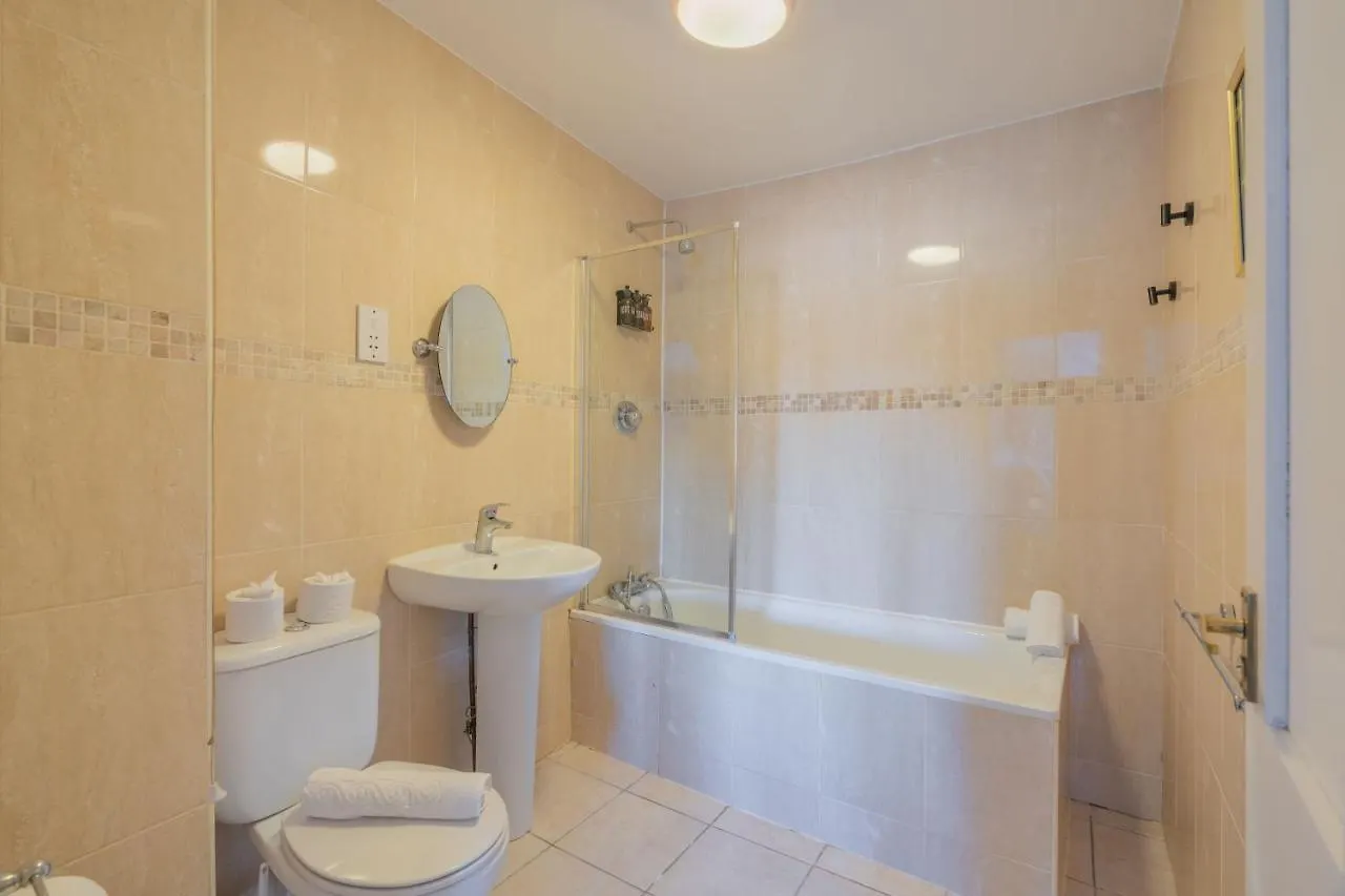 Apartment Large Apartment, Free Parking, Sleeps 10, For Contractors, Families Overlooking Royal Pavilion Brighton United Kingdom