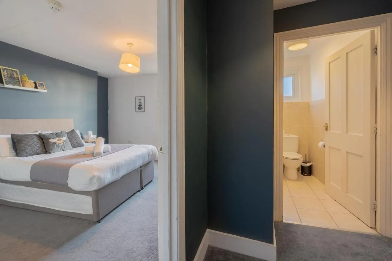 Large Apartment, Free Parking, Sleeps 10, For Contractors, Families Overlooking Royal Pavilion Brighton 0*,  Reino Unido